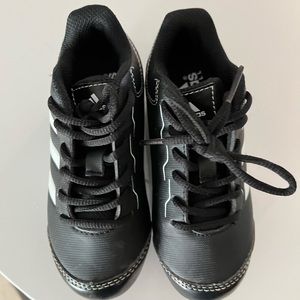 Soccer cleats size 10 toddler